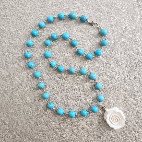 HOWLITE TURQUOISE W/ CARVED ROSE PENDANT--24"